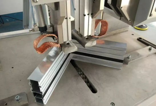 �����޷캸���Ŵ�-������